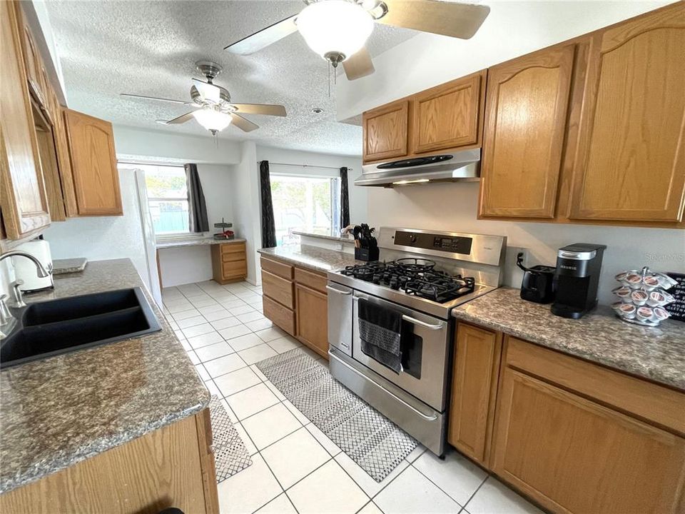 For Sale: $298,000 (3 beds, 2 baths, 1423 Square Feet)