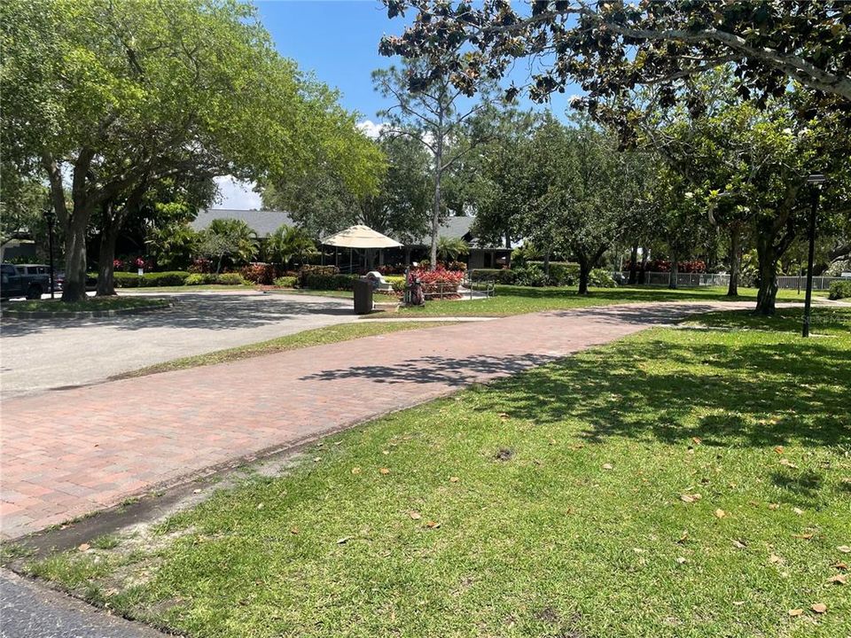 For Sale: $319,000 (2 beds, 2 baths, 1210 Square Feet)