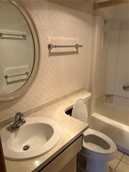 For Sale: $319,000 (2 beds, 2 baths, 1210 Square Feet)