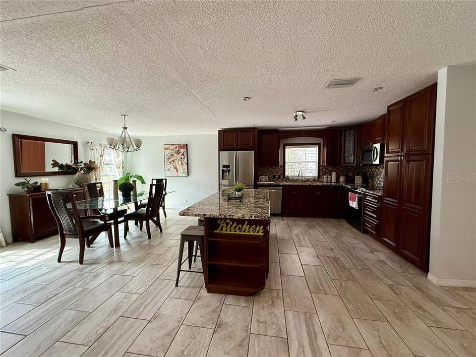 待售: $498,000 (2 贝兹, 2 浴室, 1763 平方英尺)