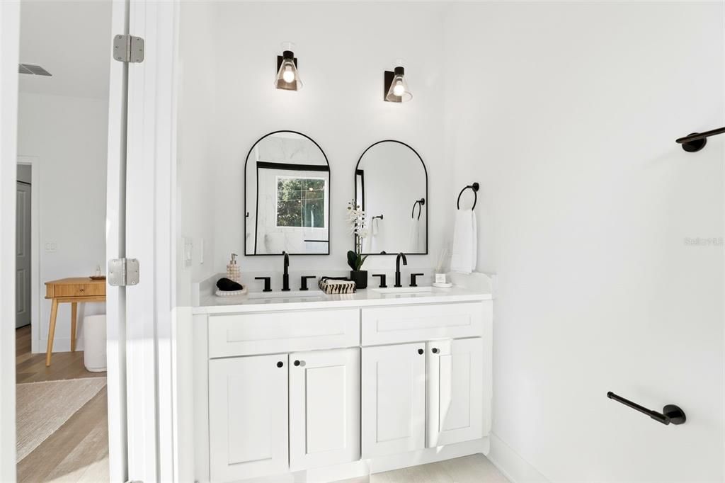 For Sale: $569,900 (3 beds, 2 baths, 1458 Square Feet)