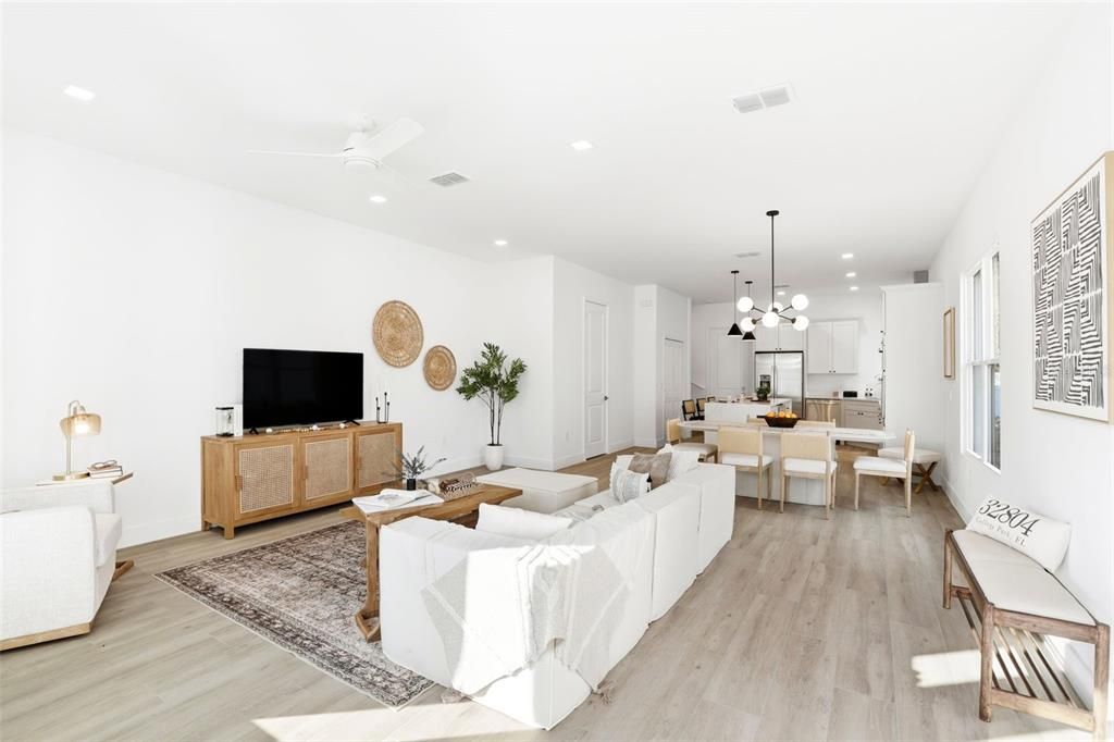 For Sale: $569,900 (3 beds, 2 baths, 1458 Square Feet)