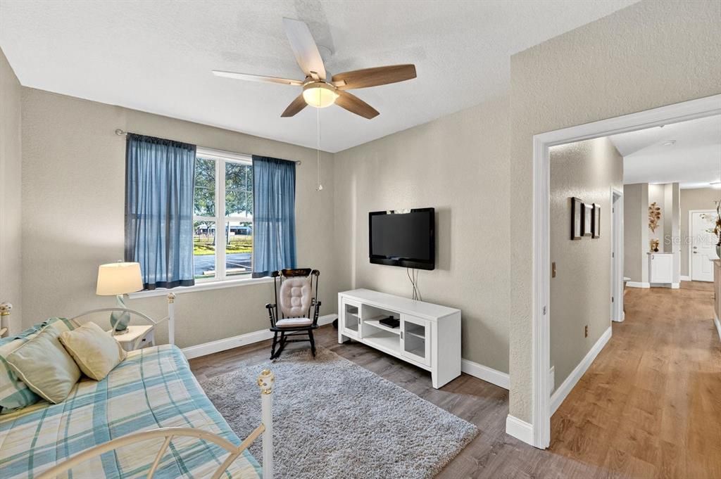 На продажу: $289,000 (3 спален, 2 ванн, 1351 Квадратных фут)