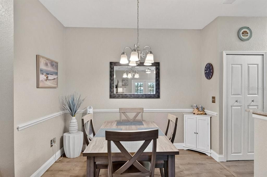 На продажу: $289,000 (3 спален, 2 ванн, 1351 Квадратных фут)