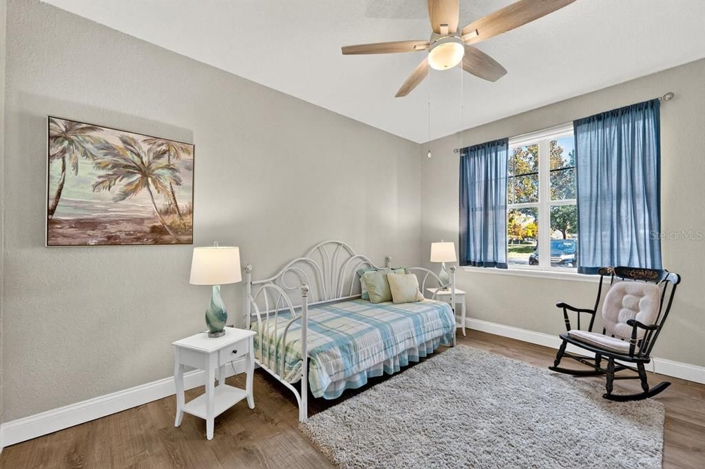 На продажу: $289,000 (3 спален, 2 ванн, 1351 Квадратных фут)