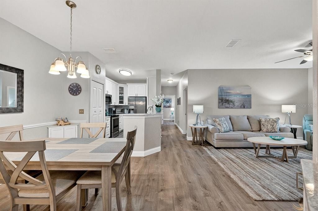 На продажу: $289,000 (3 спален, 2 ванн, 1351 Квадратных фут)