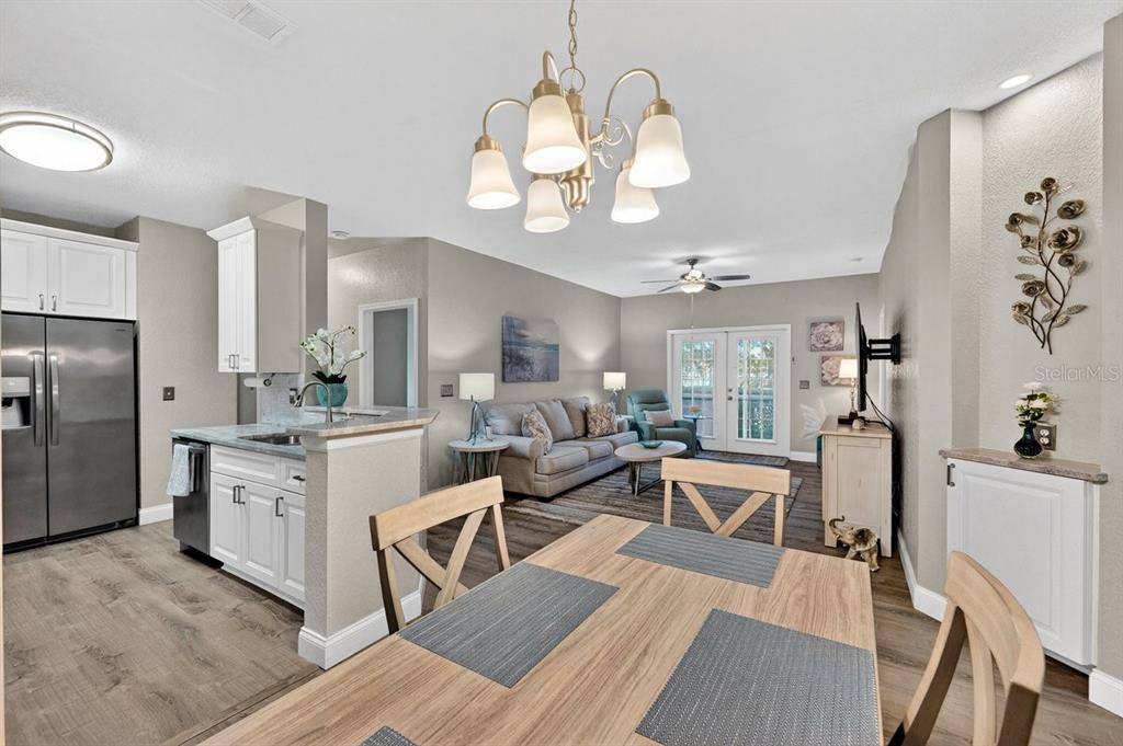 На продажу: $289,000 (3 спален, 2 ванн, 1351 Квадратных фут)