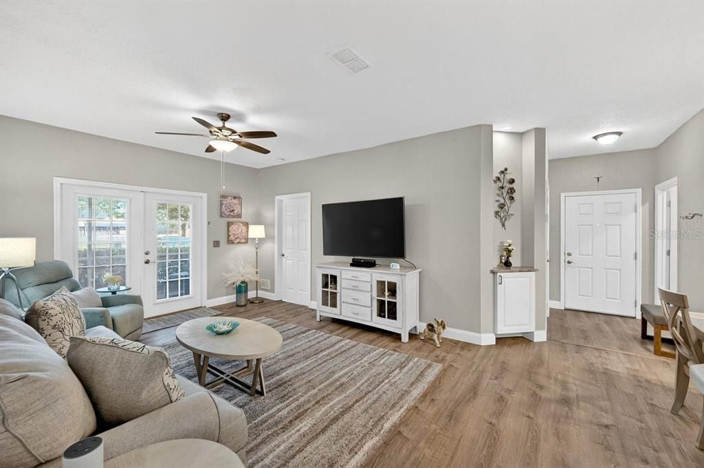 На продажу: $289,000 (3 спален, 2 ванн, 1351 Квадратных фут)