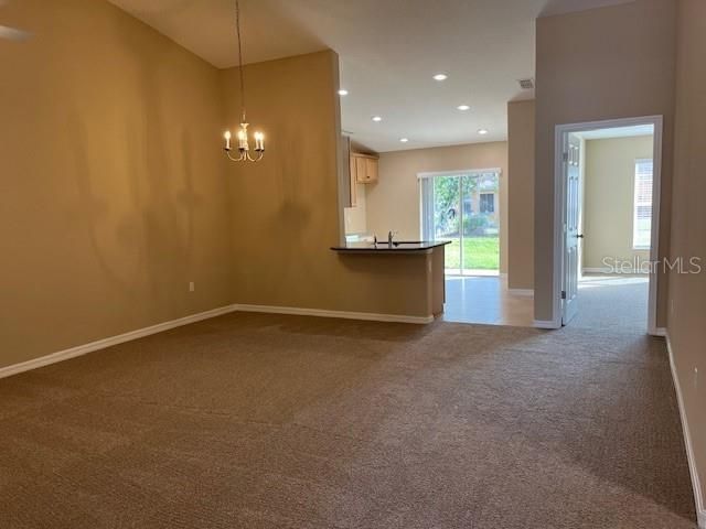 出租: $1,700 (3 贝兹, 2 浴室, 1200 平方英尺)