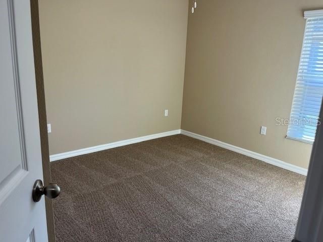 出租: $1,700 (3 贝兹, 2 浴室, 1200 平方英尺)