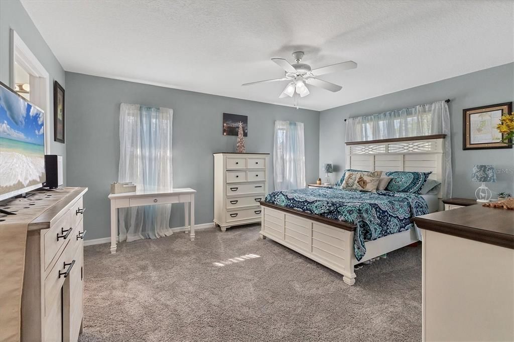 For Sale: $319,900 (3 beds, 2 baths, 1528 Square Feet)