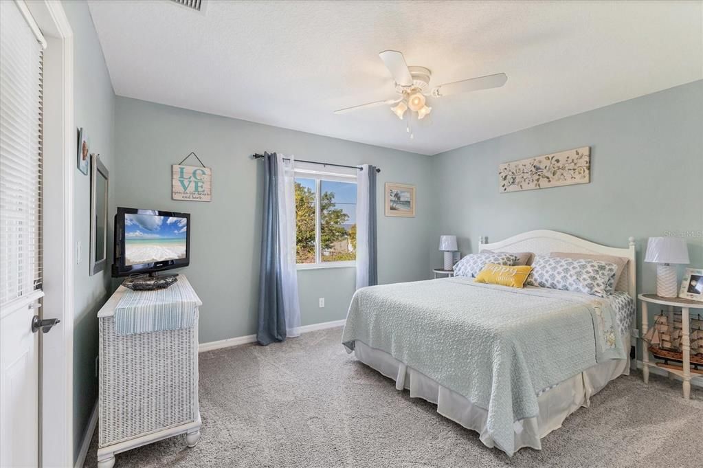 For Sale: $319,900 (3 beds, 2 baths, 1528 Square Feet)