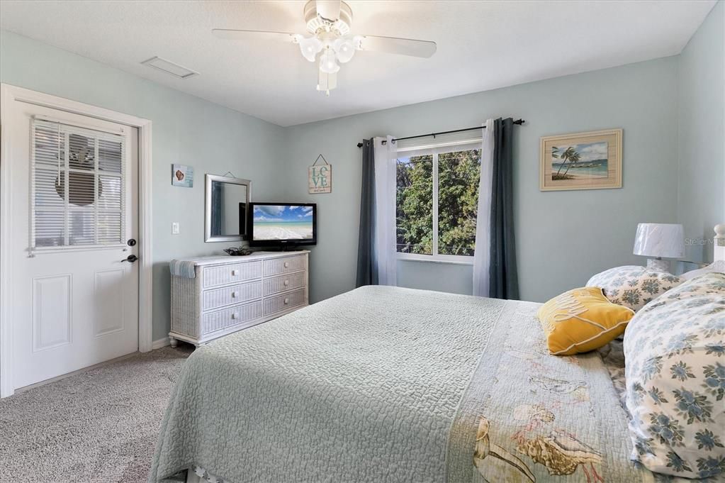 For Sale: $319,900 (3 beds, 2 baths, 1528 Square Feet)