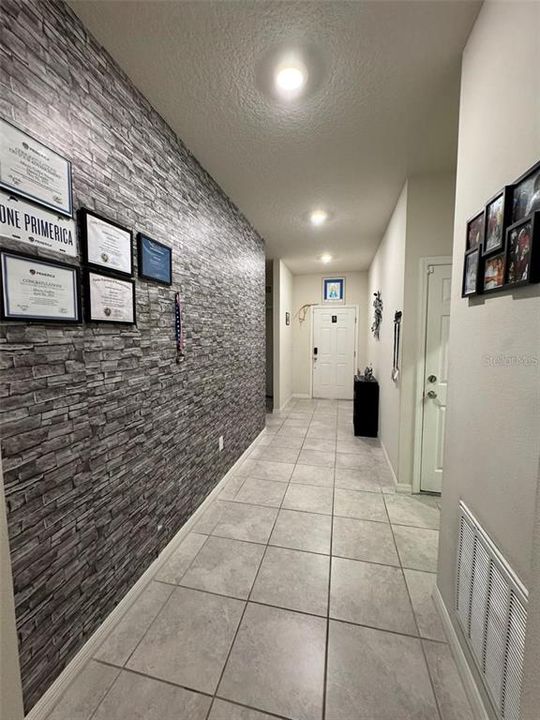 For Rent: $2,500 (3 beds, 2 baths, 1710 Square Feet)