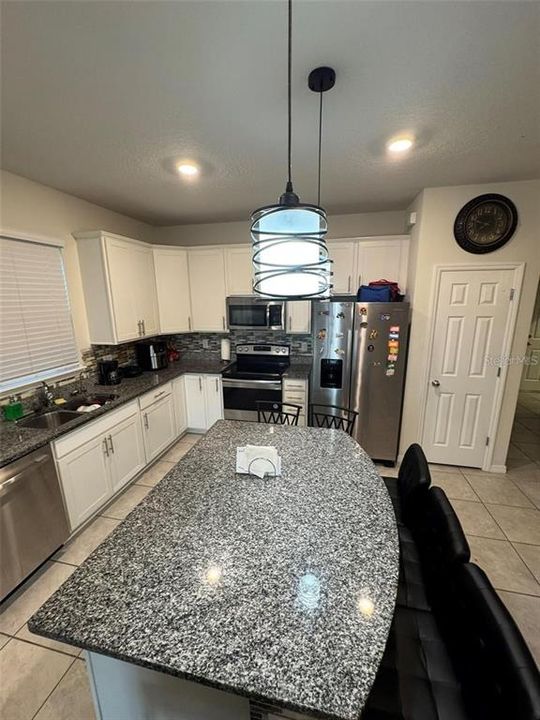 For Rent: $2,500 (3 beds, 2 baths, 1710 Square Feet)