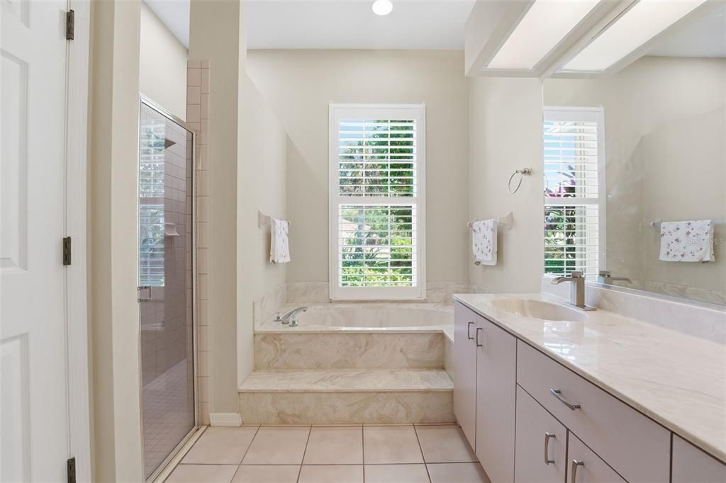 待售: $775,000 (4 贝兹, 3 浴室, 2593 平方英尺)