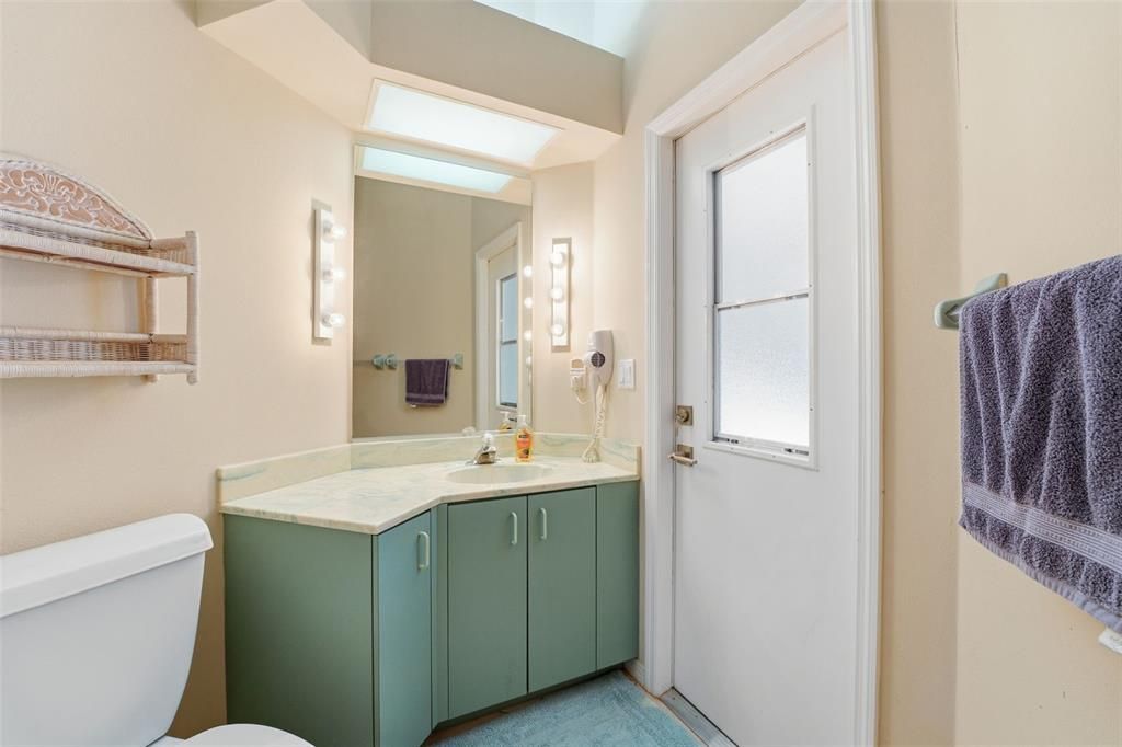 待售: $775,000 (4 贝兹, 3 浴室, 2593 平方英尺)