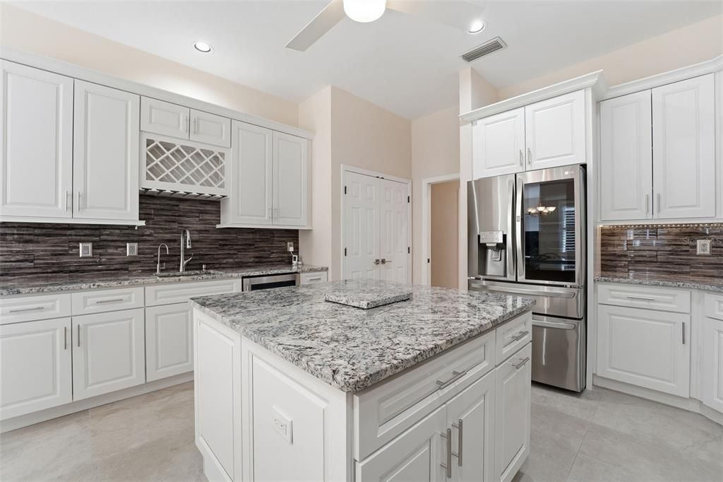 待售: $775,000 (4 贝兹, 3 浴室, 2593 平方英尺)