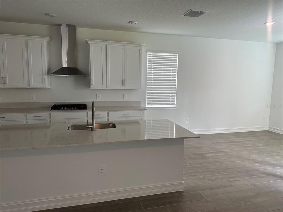 En Renta: $2,750 (4 camas, 2 baños, 2480 Pies cuadrados)