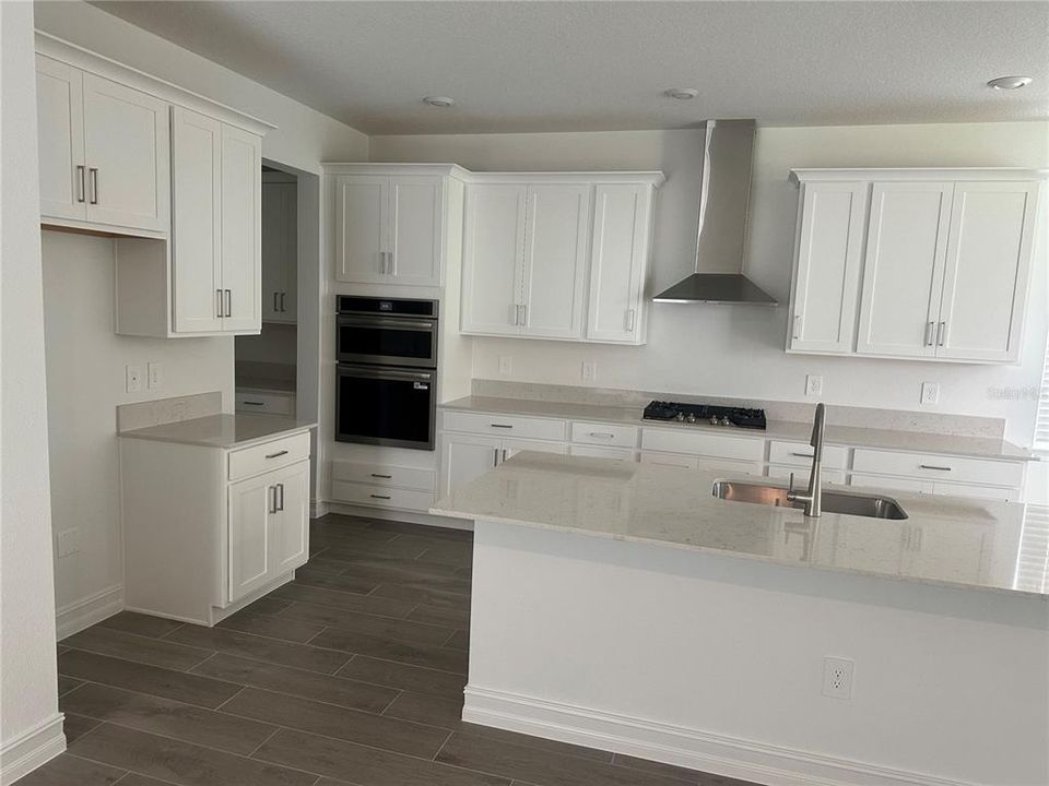 En Renta: $2,750 (4 camas, 2 baños, 2480 Pies cuadrados)