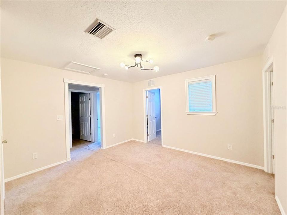 出租: $2,950 (4 贝兹, 3 浴室, 2759 平方英尺)