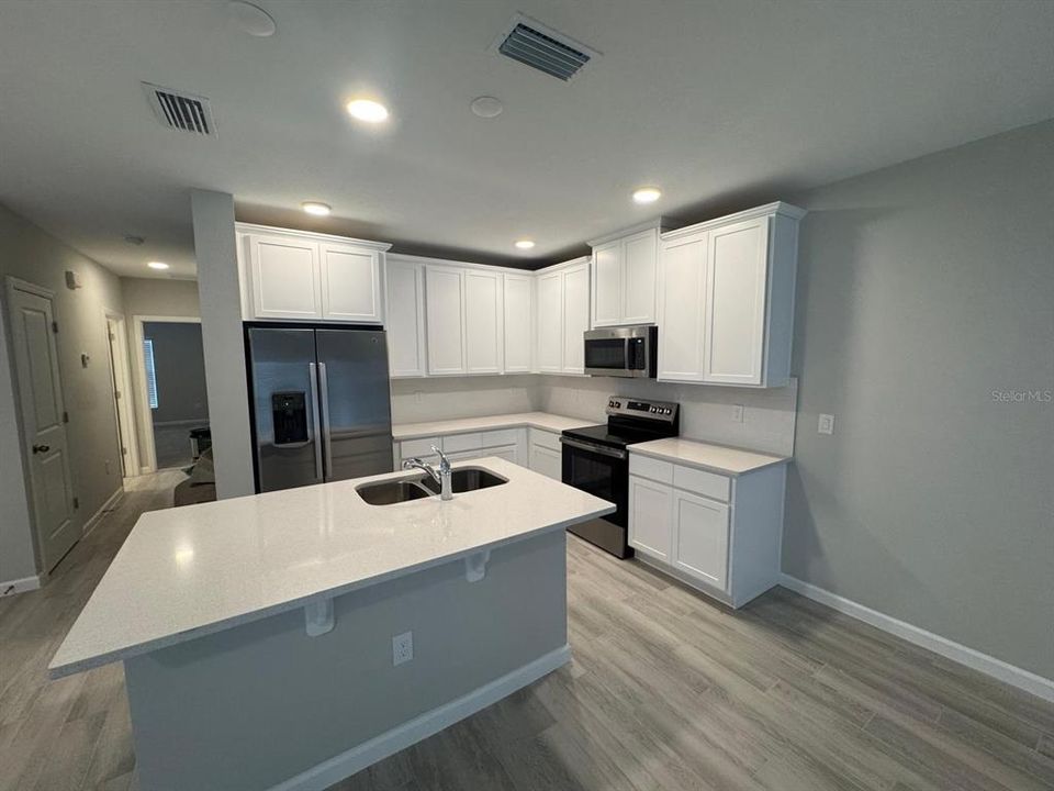 For Rent: $2,800 (4 beds, 3 baths, 1769 Square Feet)