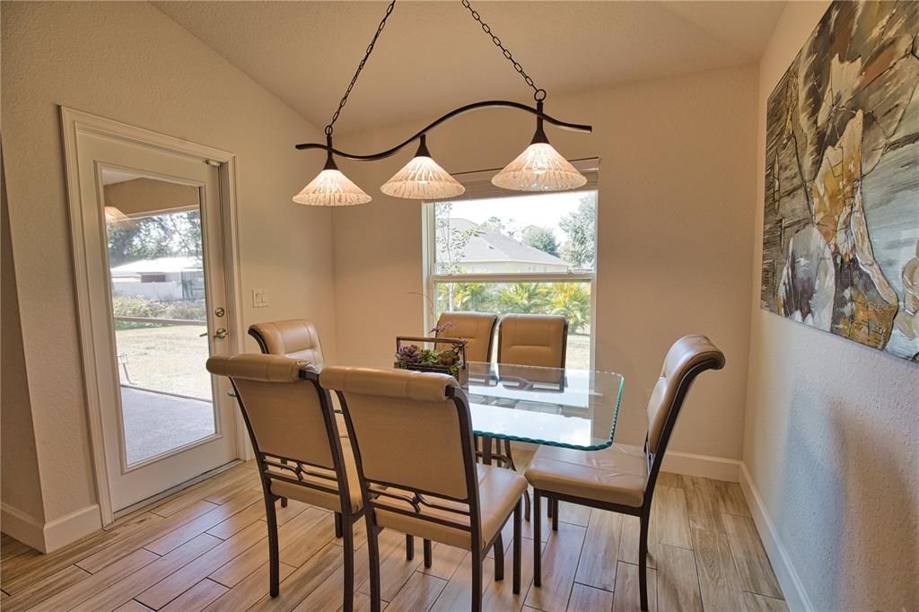 待售: $299,000 (3 贝兹, 2 浴室, 1488 平方英尺)