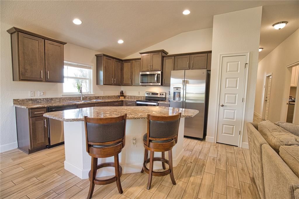 待售: $299,000 (3 贝兹, 2 浴室, 1488 平方英尺)