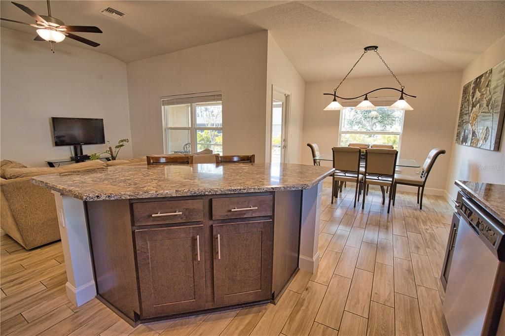 待售: $299,000 (3 贝兹, 2 浴室, 1488 平方英尺)