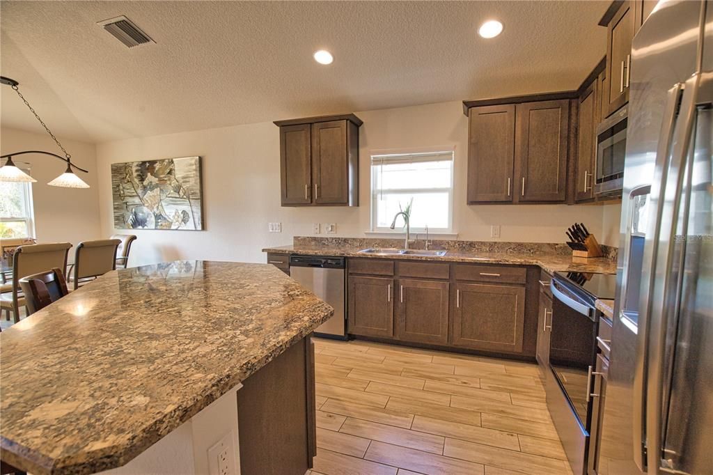 待售: $299,000 (3 贝兹, 2 浴室, 1488 平方英尺)