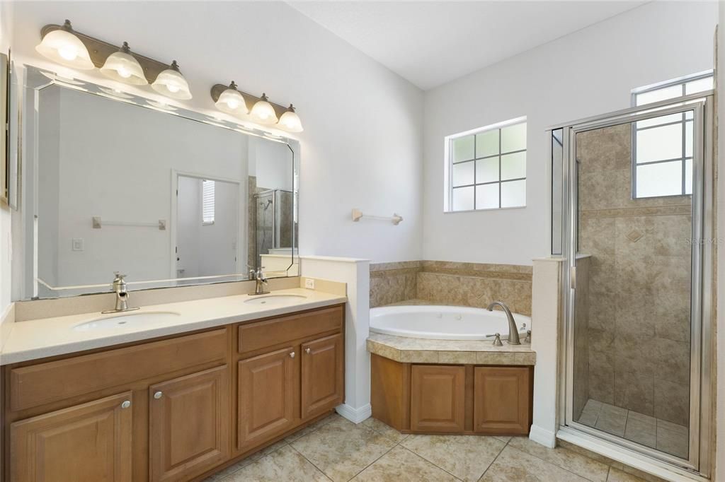 待售: $491,999 (4 贝兹, 2 浴室, 2663 平方英尺)