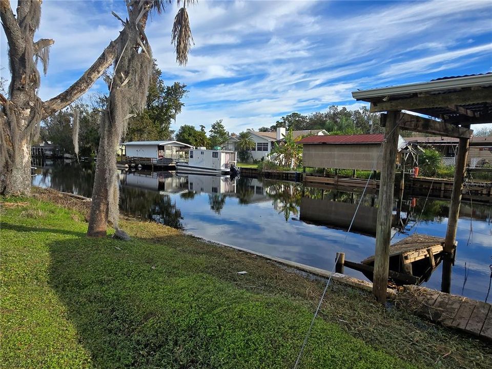 For Sale: $275,000 (2 beds, 2 baths, 962 Square Feet)