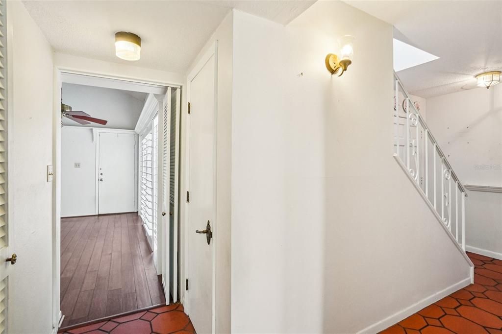 En Venta: $340,000 (2 camas, 2 baños, 1700 Pies cuadrados)