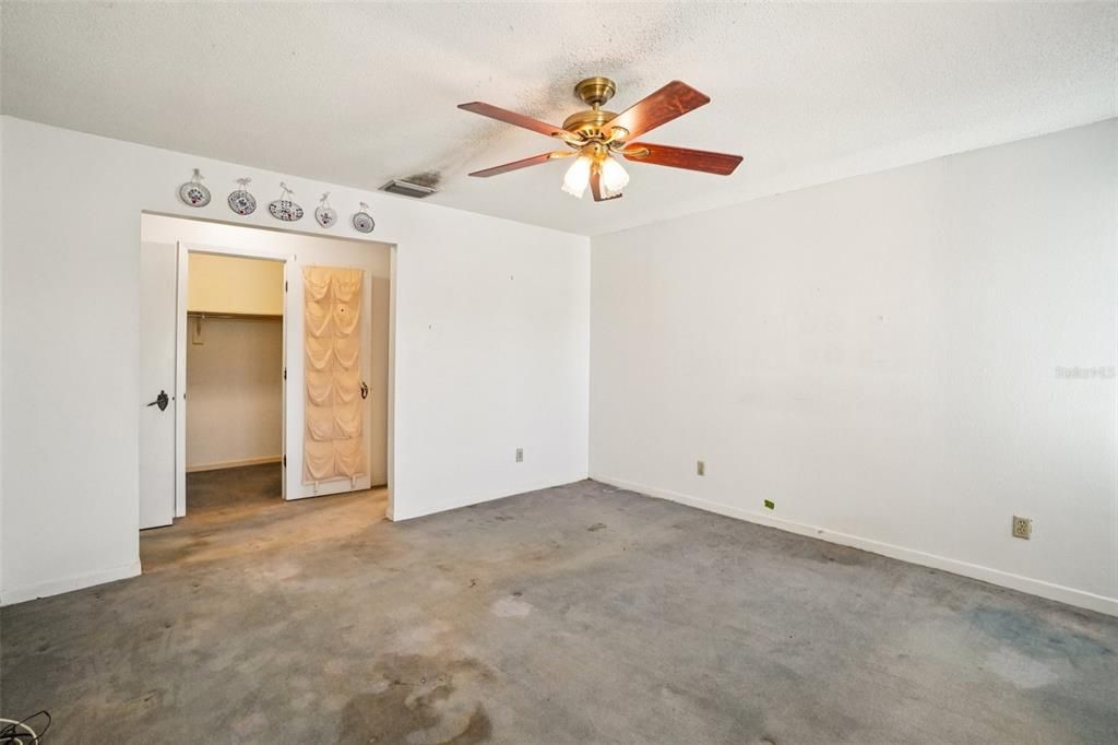 En Venta: $340,000 (2 camas, 2 baños, 1700 Pies cuadrados)