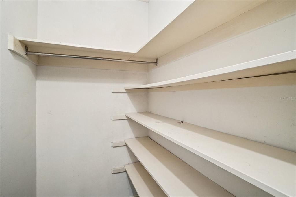 En Venta: $340,000 (2 camas, 2 baños, 1700 Pies cuadrados)