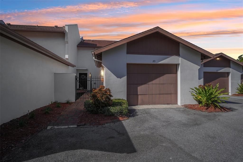 En Venta: $340,000 (2 camas, 2 baños, 1700 Pies cuadrados)