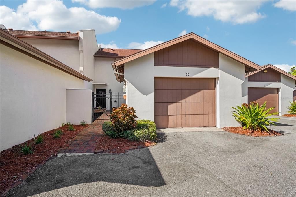 En Venta: $340,000 (2 camas, 2 baños, 1700 Pies cuadrados)