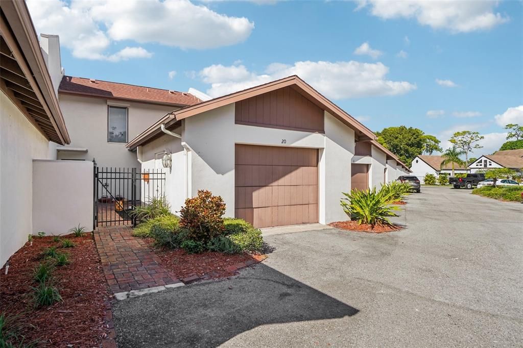 En Venta: $340,000 (2 camas, 2 baños, 1700 Pies cuadrados)