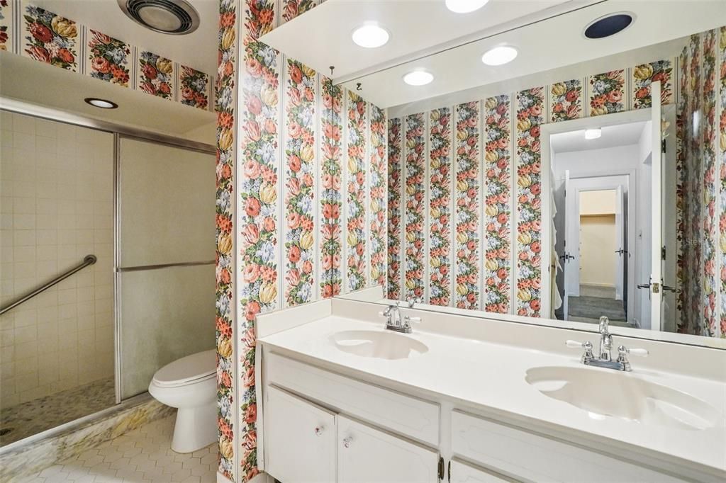 En Venta: $340,000 (2 camas, 2 baños, 1700 Pies cuadrados)