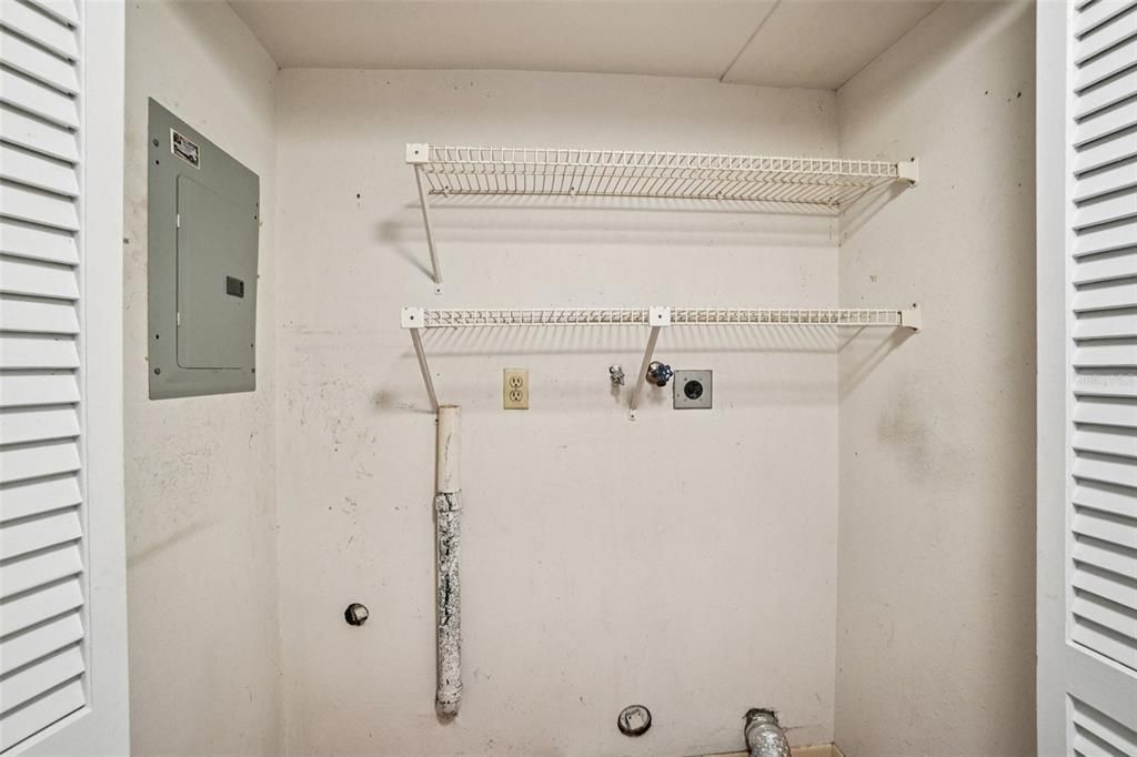 En Venta: $340,000 (2 camas, 2 baños, 1700 Pies cuadrados)