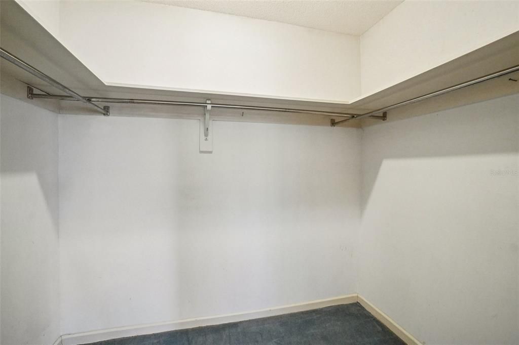 En Venta: $340,000 (2 camas, 2 baños, 1700 Pies cuadrados)