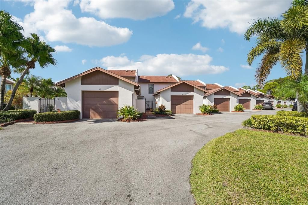 En Venta: $340,000 (2 camas, 2 baños, 1700 Pies cuadrados)