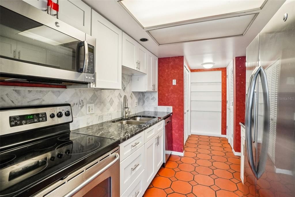 En Venta: $340,000 (2 camas, 2 baños, 1700 Pies cuadrados)