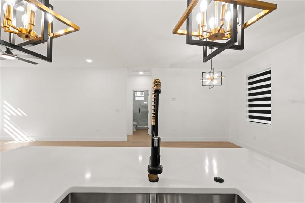 待售: $525,000 (3 贝兹, 2 浴室, 1559 平方英尺)