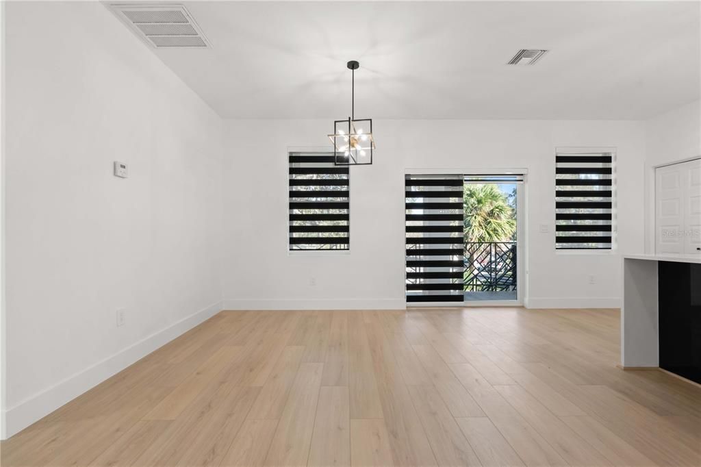 待售: $525,000 (3 贝兹, 2 浴室, 1559 平方英尺)