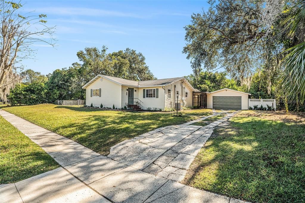 For Sale: $435,000 (3 beds, 2 baths, 2126 Square Feet)