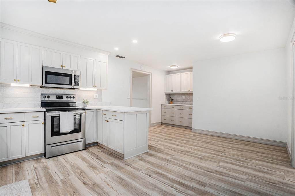 For Sale: $435,000 (3 beds, 2 baths, 2126 Square Feet)