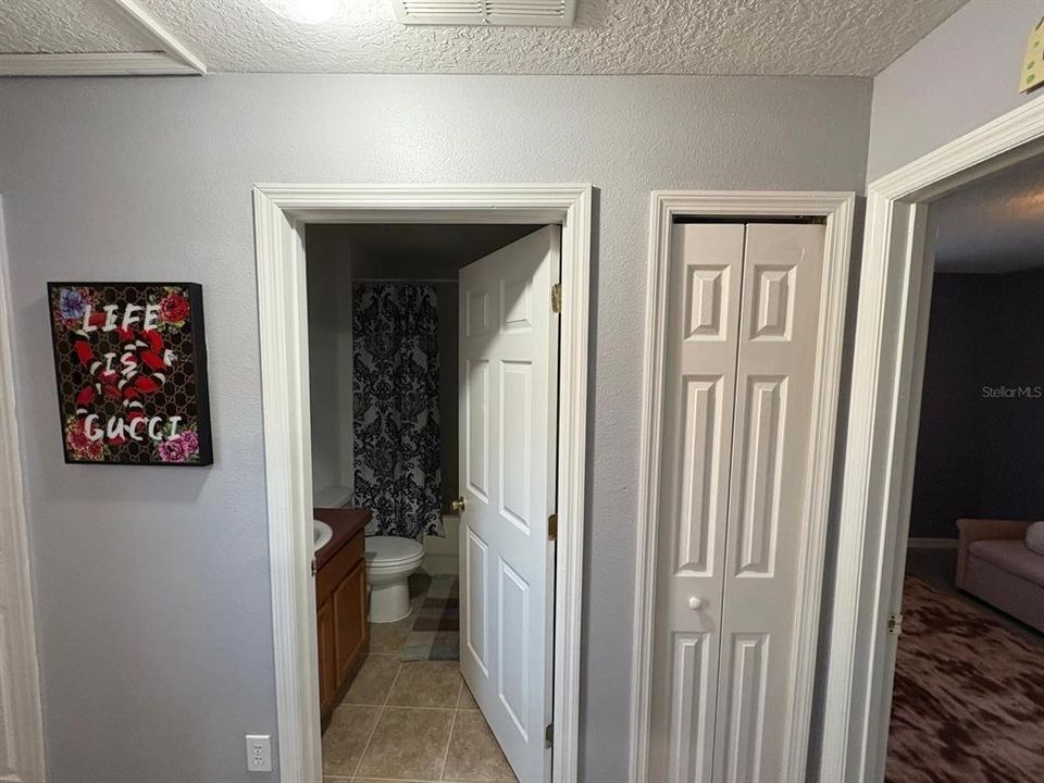 合同活跃: $315,000 (4 贝兹, 2 浴室, 1674 平方英尺)