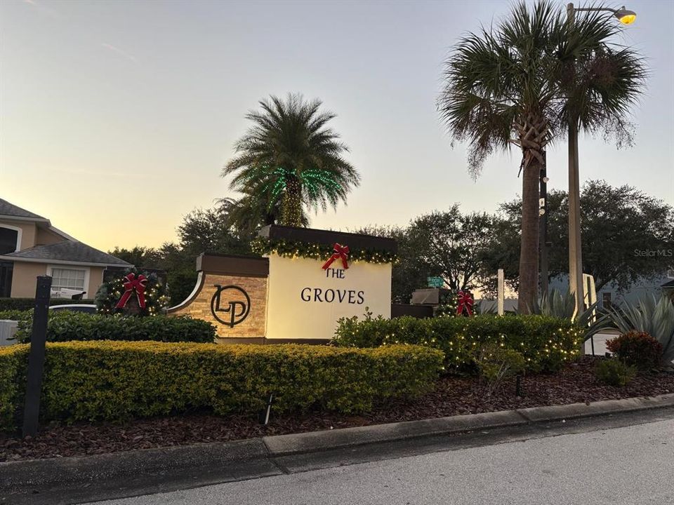 合同活跃: $315,000 (4 贝兹, 2 浴室, 1674 平方英尺)