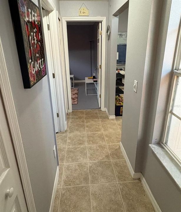 合同活跃: $315,000 (4 贝兹, 2 浴室, 1674 平方英尺)